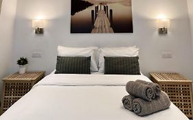 Silver Apartment